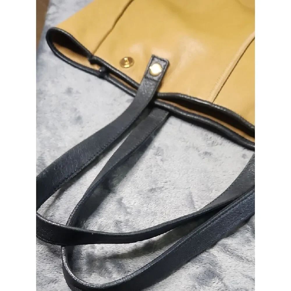 Chloe Leather Tote Two-Way with COA - Picture 8 of 12